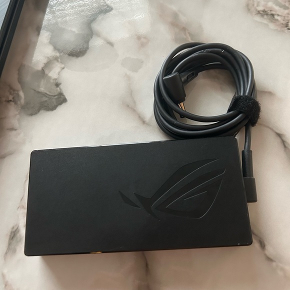 ASUS ROG GAMING LAPTOP (2019) - Picture 11 of 11
